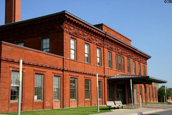 Clinton School of Public Service in repurposed Choctaw Route rail station at Clinton Presidential Library. Little Rock, AR.