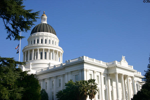 California State Capitol (1856-74) (between 10th & 16th & L & N Sts.). Sacramento, CA. Style: Roman-Corinthian. Architect: Miner Frederic Butler then G. Parker Cummings + Henry Kenitzer + A.A. Bennett. On National Register.