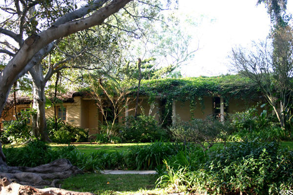 Zimmer house (1924) (2104 La Mesa Dr.). Santa Monica, CA. Style: Adobe Revival. Architect: John Byers.
