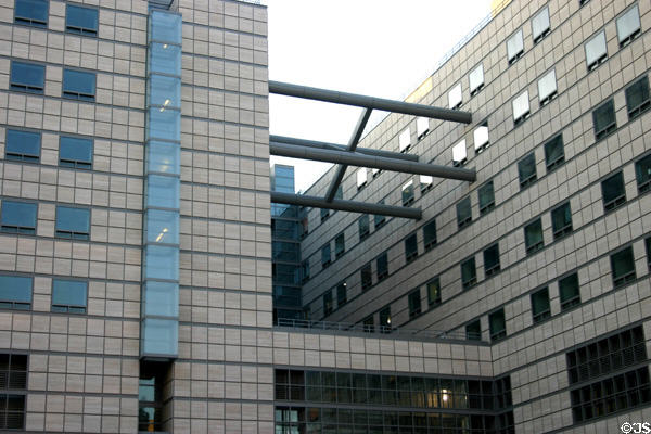 Ronald Reagan UCLA Medical Center. Los Angeles, CA.