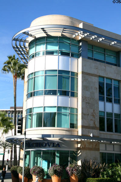 Rounded corner of Wachovia Bank Beverly Hills (9355 Wilshire Blvd.). Beverly Hills, CA.
