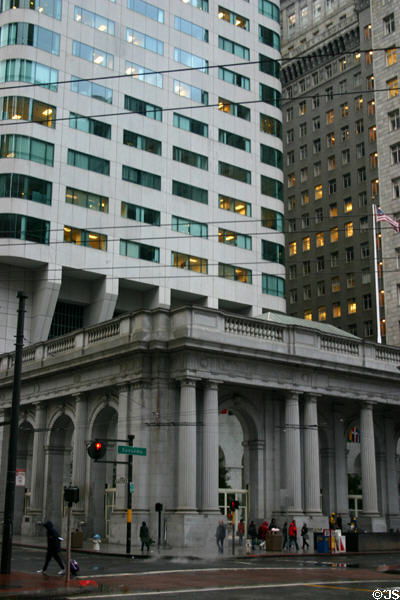 Citicorp Center (1984) with entrance through former London Paris National Bank (1910 by Albert Pissis) (43 floors) (Sutter & Sansone Streets). San Francisco, CA. Architect: William L. Pereira & Assoc..