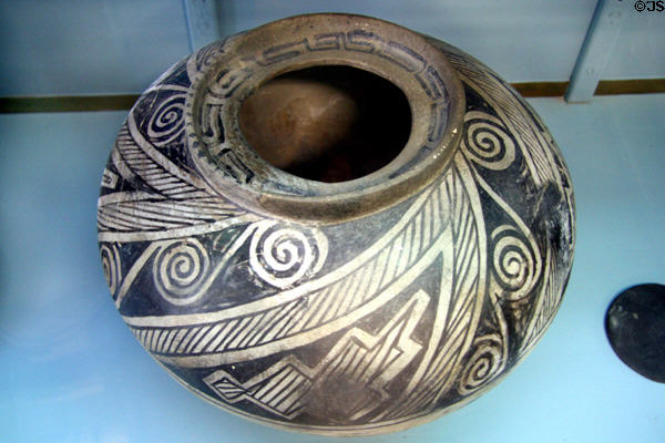 Kiva jar found in Mesa Verde religious Kiva has ridge for lid at Mesa Verde Museum. CO.