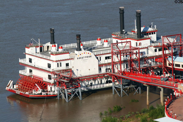 Hollywood Casino on Mississippi River details. Baton Rouge, LA.
