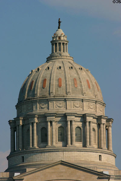 Dome of Missouri State Capitol. Jefferson City, MO.