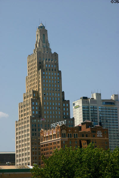 Kansas City Power & Light Building (1931) (34 floors) (106 West 14th St.) over President Hotel (1924). Kansas City, MO. Style: Art Deco. Architect: Hoit, Price & Barnes + Patty Berkebile Nelson & Immenschuh.