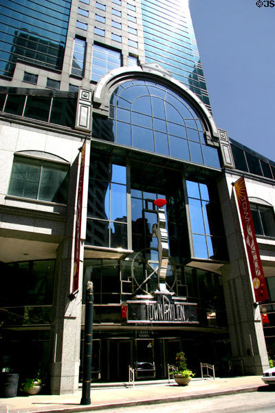 Town Pavilion ground floor portal. Kansas City, MO.