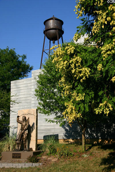 Jim Bridger (1804-81) statue. Independence, MO.