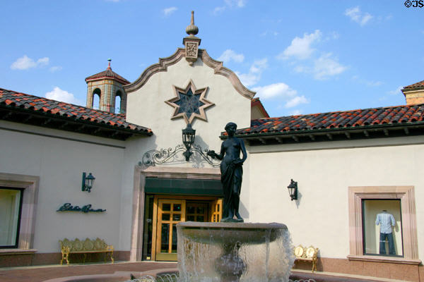 Pomona, goddess of vineyards & orchards, fountain (1969) by Donatello Gabrielli at Country Club Plaza shopping area. Kansas City, MO.
