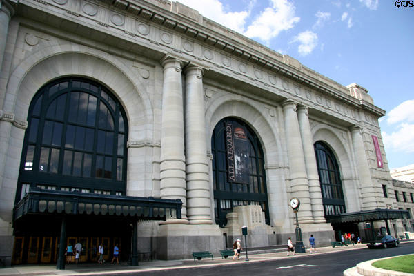 Kansas City Union Station (1914) (30 West Pershing Road). Kansas City, MO. Style: Beaux-Arts. Architect: Jarvis Hunt.