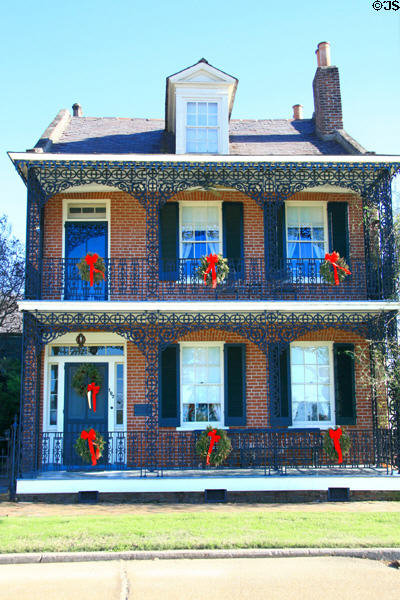 Bontura (c1851) (107 South Broadway) built by Robert D. Smith, a free African-American who ran a carriage service. Later an inn run by Portuguese merchant Jose Bontura. Natchez, MS. Style: Greek Revival. On National Register.