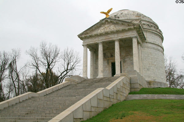 Illinois State Memorial (1906) by W.L.B. Jenney & sculptor Charles J. Mulligan. Vicksburg, MS.
