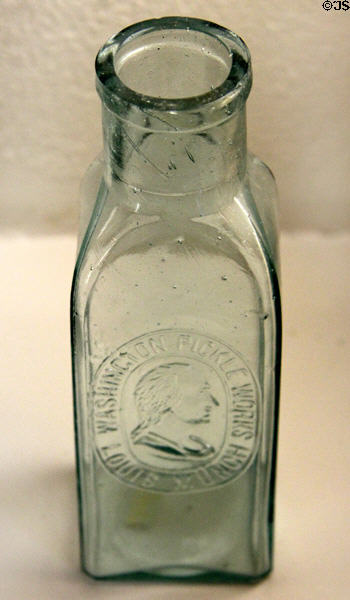 American glass Washington Pickle Works jar (unknown) at Museum of American Glass. Milville, NJ.