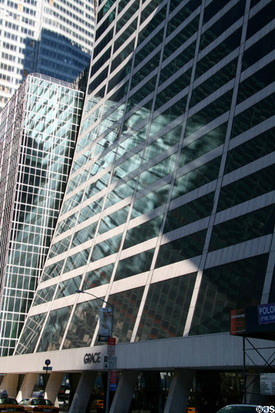 W.R. Grace Building (1974) (1114 Avenue of the Americas over Bryant Park) (50 floors). New York, NY. Architect: Skidmore, Owings & Merrill LLP.