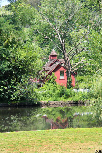 Gerry Park with heritage building. Roslyn, NY.