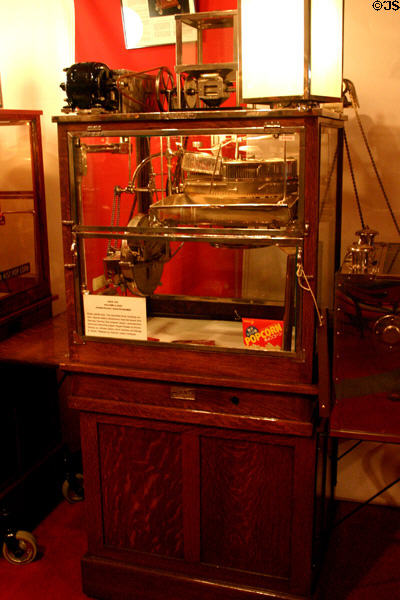 Holcomb & Hoke corn popper & peanut roaster (1918) in popcorn museum. Marion, OH.