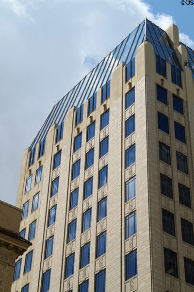 Beggs Building (1928) (East State St.). Columbus, OH. Architect: Miller & Reeves. On National Register.