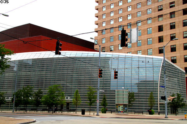 Benjamin & Marian Schuster Performing Arts Center (2000) (1 W. 2nd St.). Dayton, OH. Architect: Cesar Pelli & Assoc. Architects.