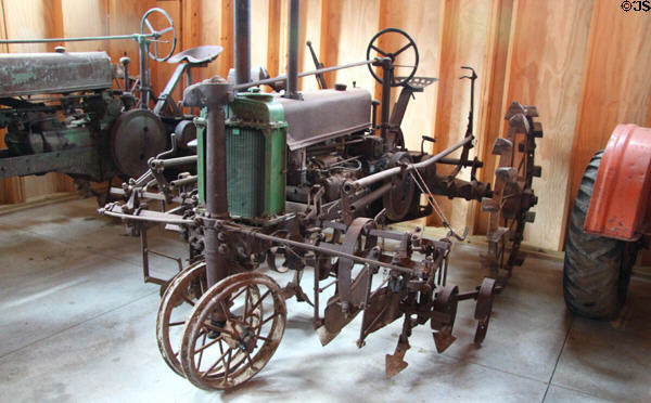 John Deere Model B Row Crop Tractor (1935) at Lake Metroparks Farmpark. Kirtland, OH.