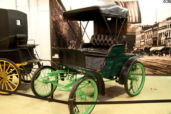 Winton Phaeton (1899) from Cleveland, OH at Crawford Auto Aviation Museum of Cleveland History Center. Cleveland, OH.