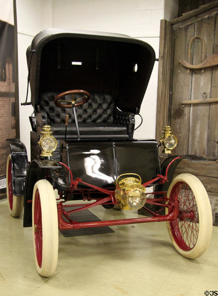 Packard Model C Runabout (1901) from Warren, OH at Crawford Auto Aviation Museum of Cleveland History Center. Cleveland, OH.