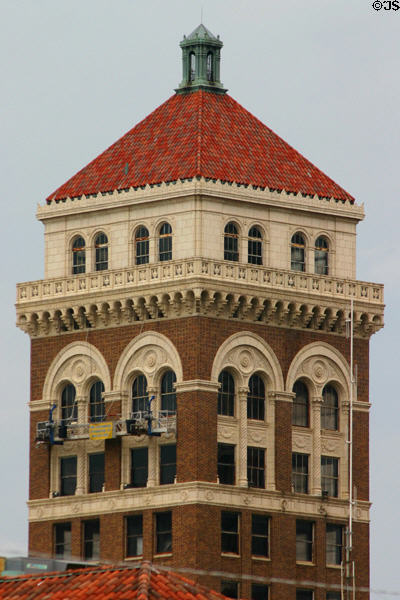Phillips Tower (1930) (14 floors). Bartlesville, OK. Architect: Keene & Simpson.