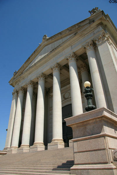 Neoclassical entrance of Oklahoma State Capitol. Oklahoma City, OK.