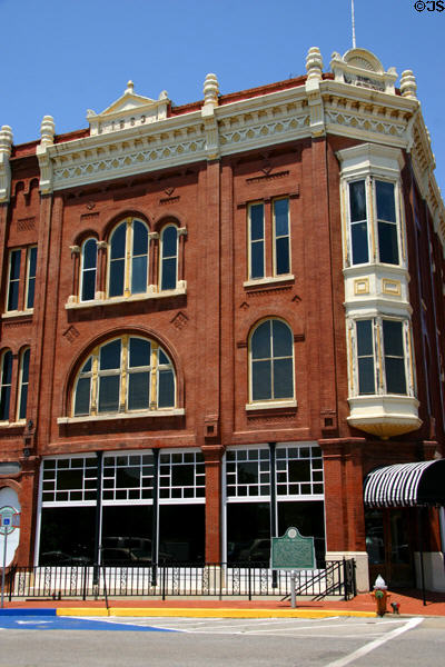 Victor Commercial Building constructed by Winfield S. Smith held a drugstore & Territorial offices. Guthrie, OK.