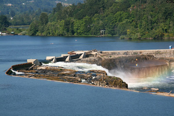 Willamette Falls dam & reservoir. Oregon City, OR.