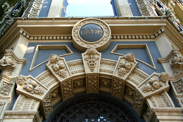 Ladd & Bush Bank cast iron facade decorative corner details. Salem, OR.