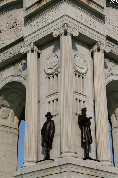 Meade & Lincoln statues on Pennsylvania monument at Gettysburg National Military Park. Gettysburg, PA.