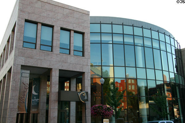 Pennsylvania Academy of Music (2998) (42 N. Prince St.). Lancaster, PA. Architect: Philip Johnson & Alan Ritchie.