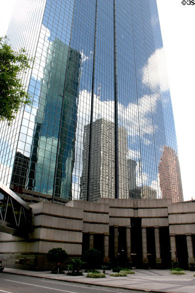 Heritage Plaza entrance plaza. Houston, TX.