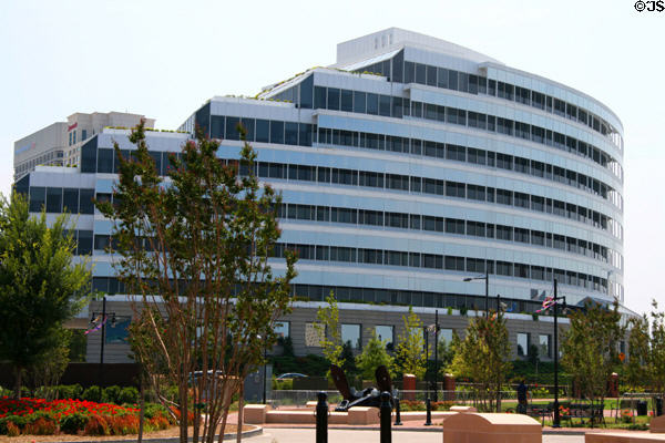 World Trade Center (1984) (9 floors) (101 West Main St.). Norfolk, VA. Architect: Skidmore, Owings & Merrill LLP.