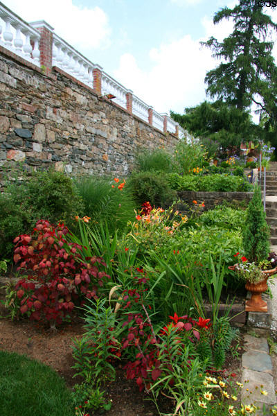 Garden at Oatlands. Leesburg, VA.