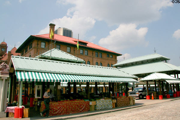 17th St. Farmers' Market beside Main Street Station. Richmond, VA.