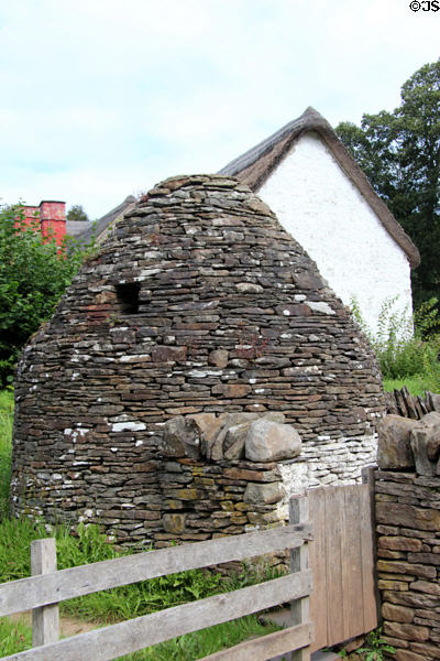 Circular pigsty (1800), in common use in south Wales, from Hendre Ifan Prosser Farm near Pontypridd (1800) at St Fagans National Museum of History. Cardiff, Wales.
