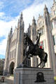 Robert the Bruce statue by Alan B. Herriot in front of Marischal College. Aberdeen, Scotland.